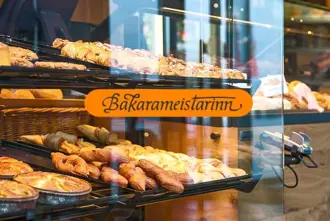 Bakarameistarinn Pastry Display Reykjavik Medium828x552
