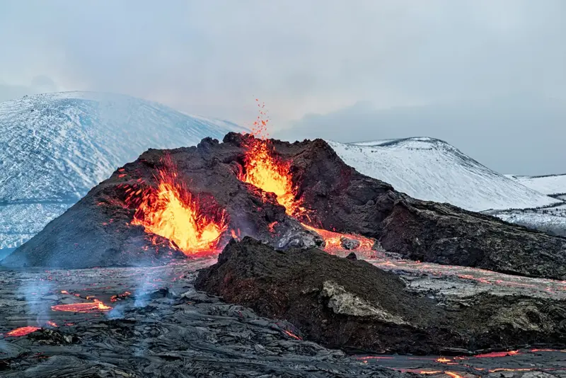 Iceland Volcano Erupting Large2100x1401