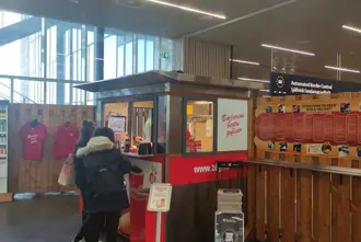 Baejarins Bestu Pylsur stand at Kef Airport Iceland